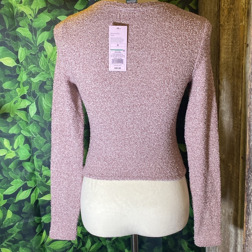 Wild Fable vneck sweater with adjustable draw string down the middle. - Picture 3 of 6